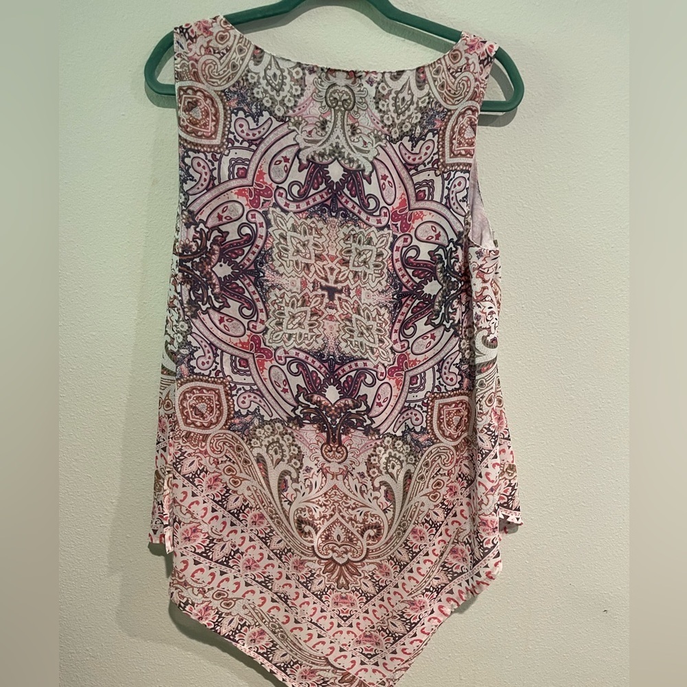 Unity World Wear women’s sheer Paisley tank. Size L